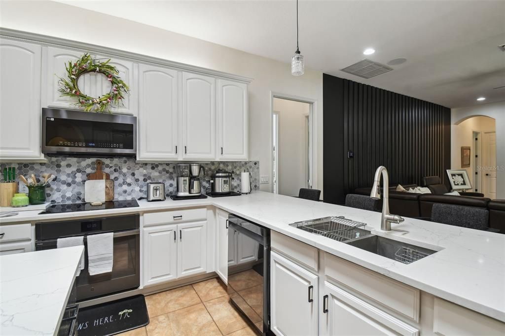 На продажу: $732,500 (4 спален, 3 ванн, 3096 Квадратных фут)