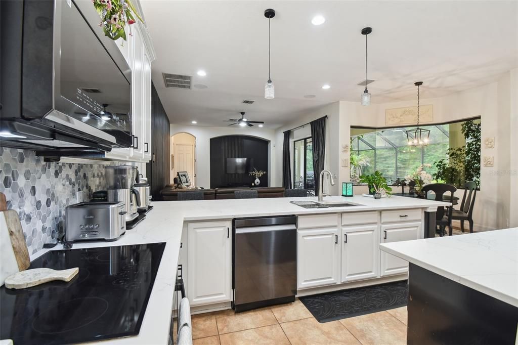 На продажу: $732,500 (4 спален, 3 ванн, 3096 Квадратных фут)