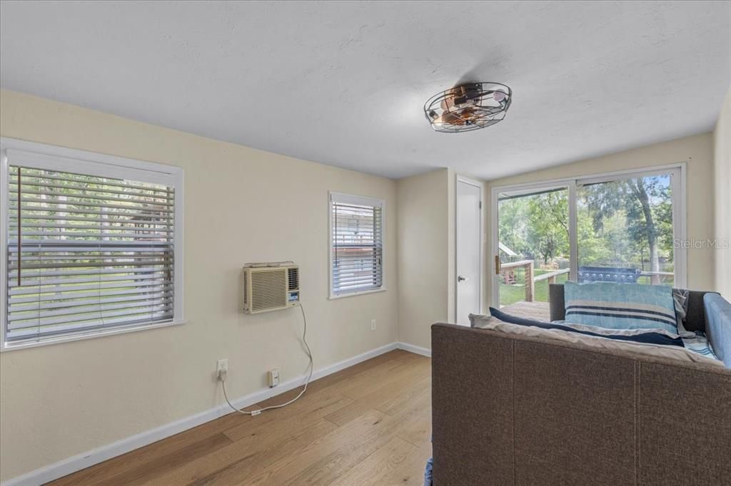 For Sale: $469,900 (3 beds, 3 baths, 1564 Square Feet)