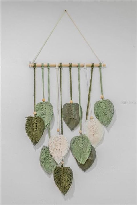 For Sale: $469,900 (3 beds, 3 baths, 1564 Square Feet)