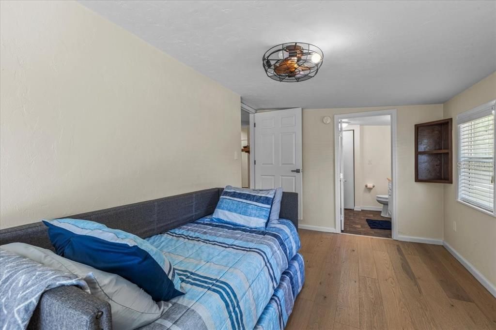 For Sale: $469,900 (3 beds, 3 baths, 1564 Square Feet)