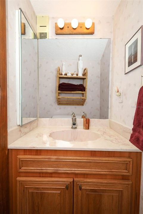 合同活跃: $379,900 (3 贝兹, 2 浴室, 1844 平方英尺)