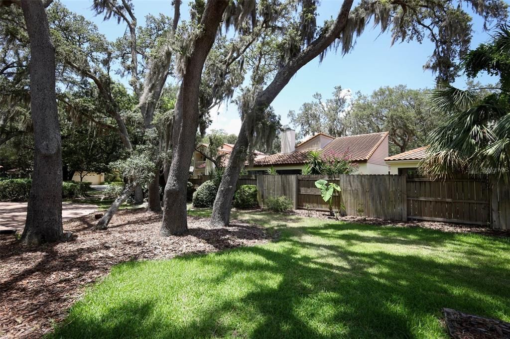 合同活跃: $379,900 (3 贝兹, 2 浴室, 1844 平方英尺)