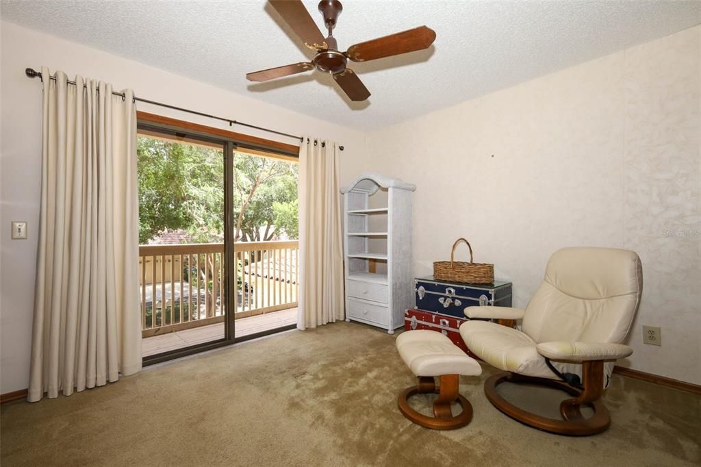 合同活跃: $379,900 (3 贝兹, 2 浴室, 1844 平方英尺)