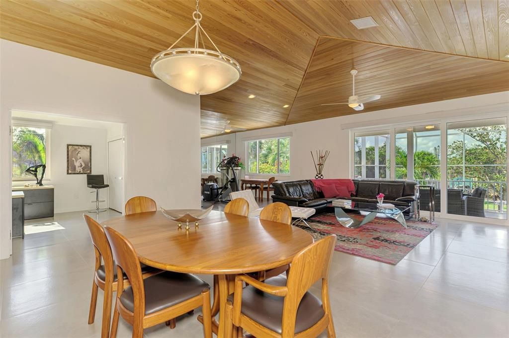 En Renta: $14,000 (4 camas, 3 baños, 2341 Pies cuadrados)