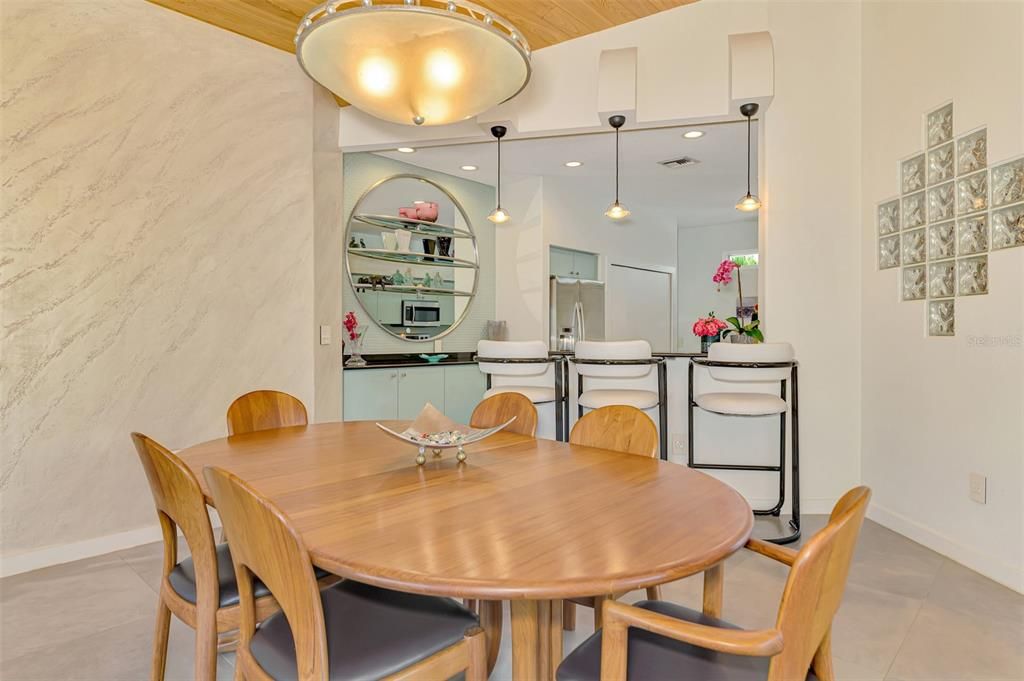 En Renta: $14,000 (4 camas, 3 baños, 2341 Pies cuadrados)