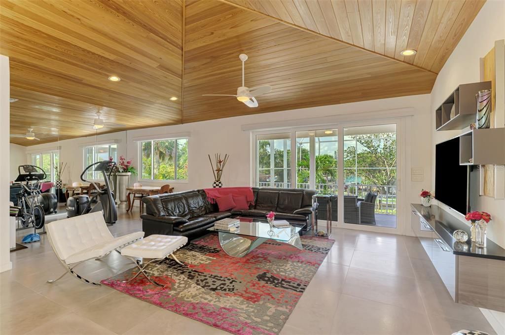 En Renta: $14,000 (4 camas, 3 baños, 2341 Pies cuadrados)