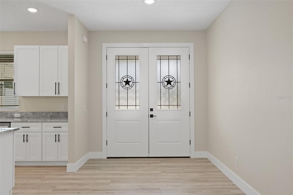 待售: $549,999 (3 贝兹, 3 浴室, 2397 平方英尺)