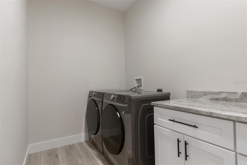 待售: $549,999 (3 贝兹, 3 浴室, 2397 平方英尺)