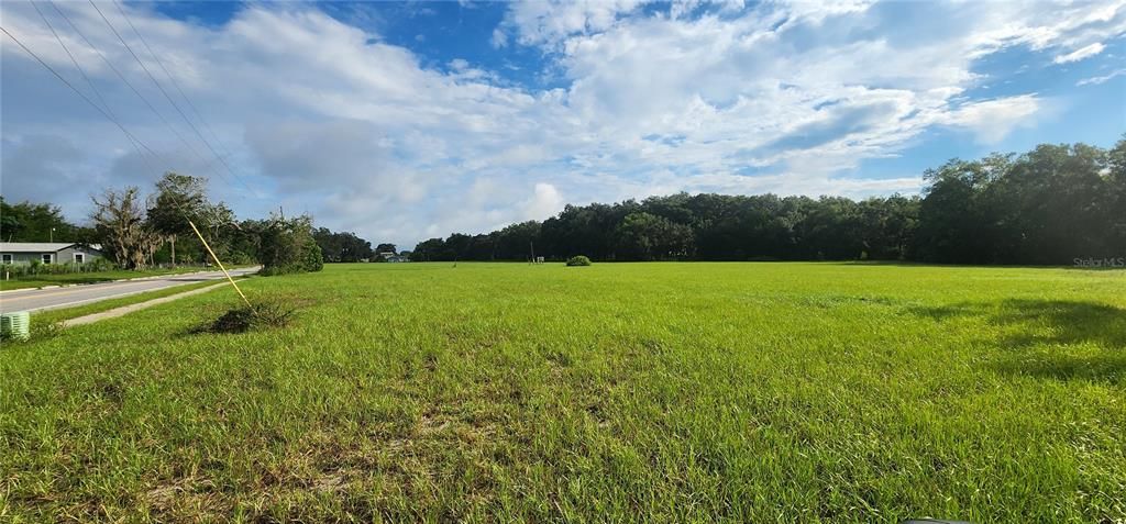 En Venta: $5,000,000 (12.42 acres)