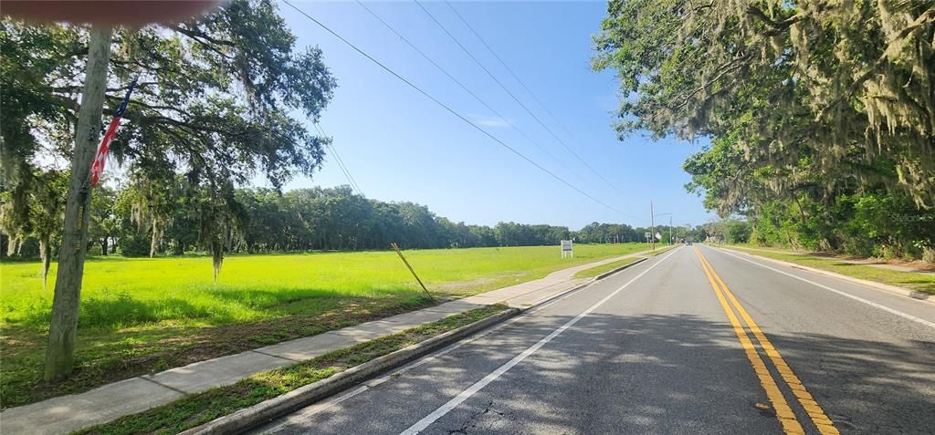 En Venta: $5,000,000 (12.42 acres)