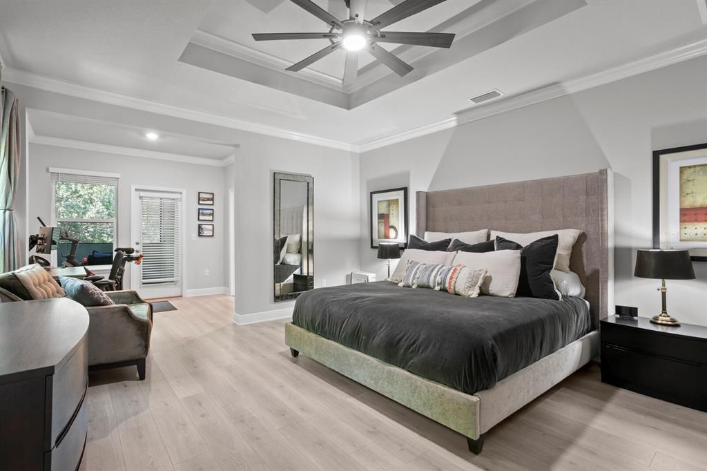 合同活跃: $5,000 (3 贝兹, 2 浴室, 2503 平方英尺)