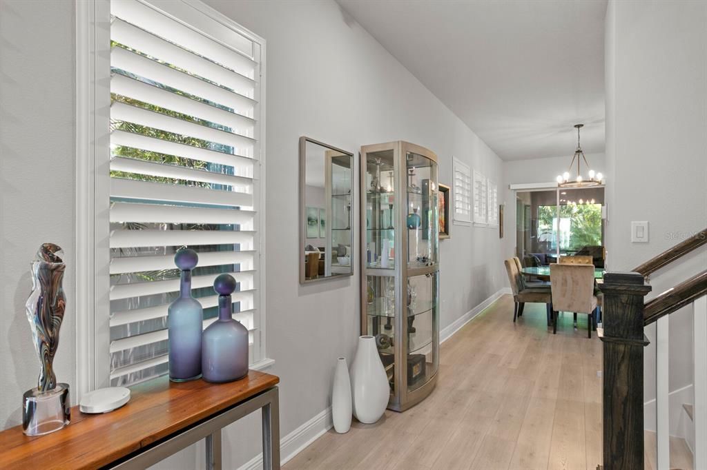 合同活跃: $5,000 (3 贝兹, 2 浴室, 2503 平方英尺)