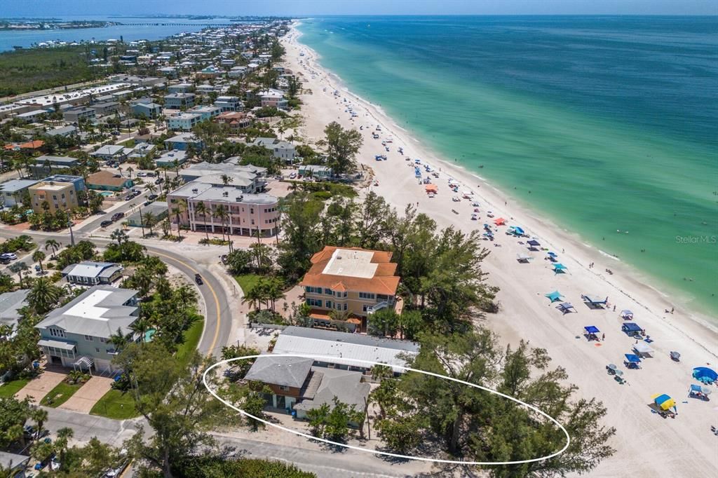 待售: $3,100,000 (0.20 acres)