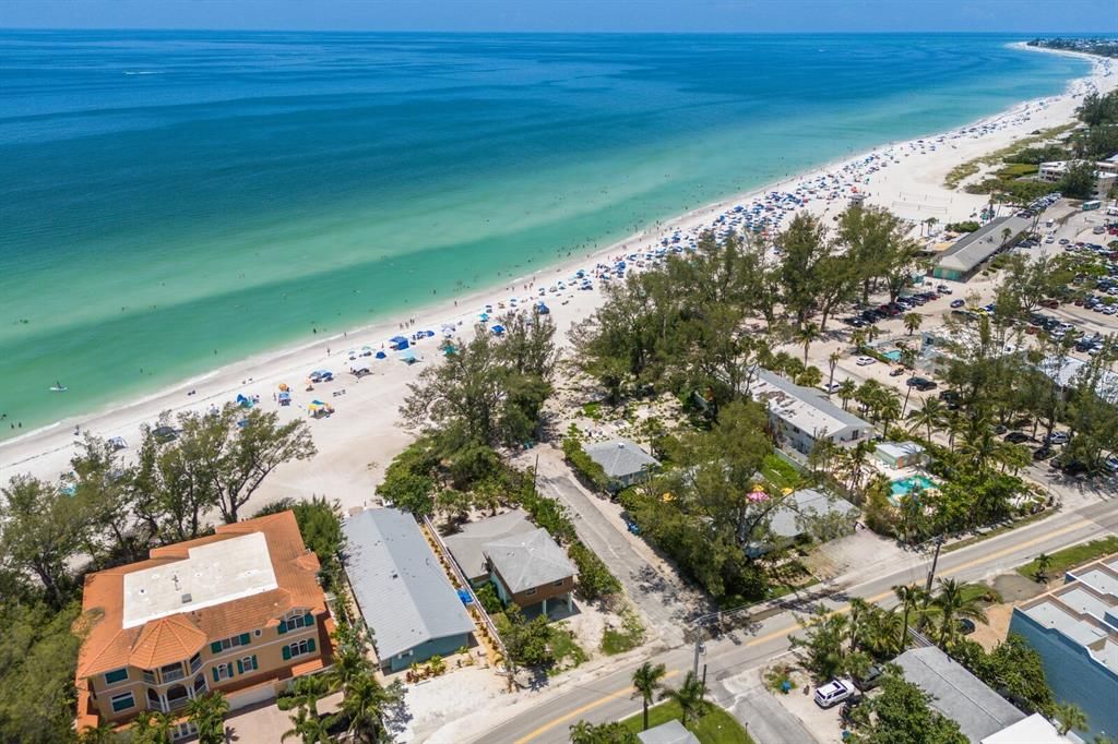 待售: $3,100,000 (0.20 acres)