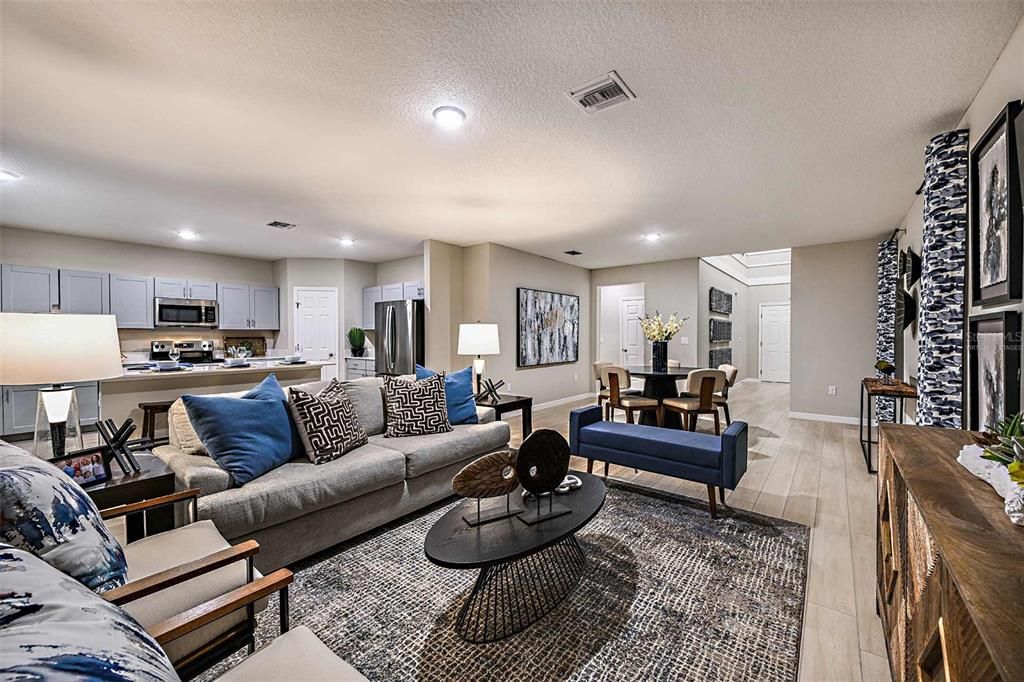 Active With Contract: $359,999 (5 beds, 3 baths, 2470 Square Feet)