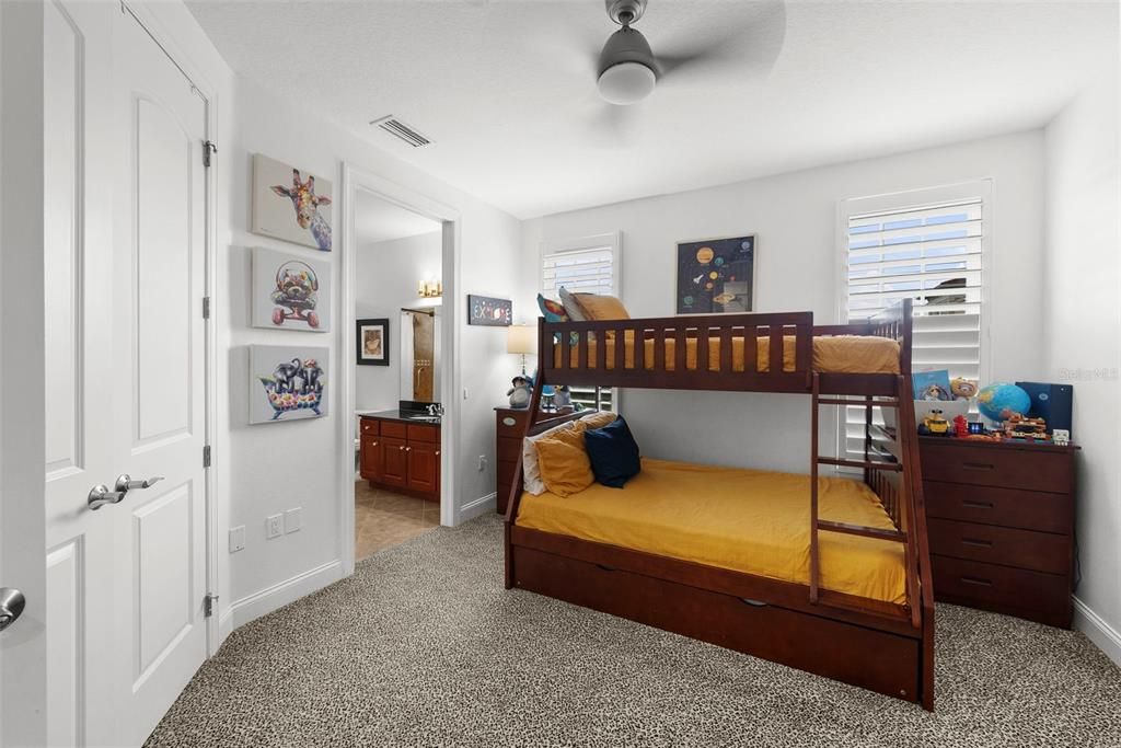 For Sale: $1,000,000 (3 beds, 2 baths, 2437 Square Feet)