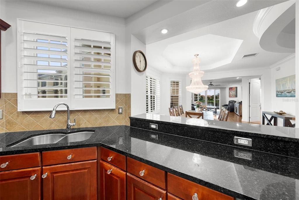 For Sale: $1,000,000 (3 beds, 2 baths, 2437 Square Feet)