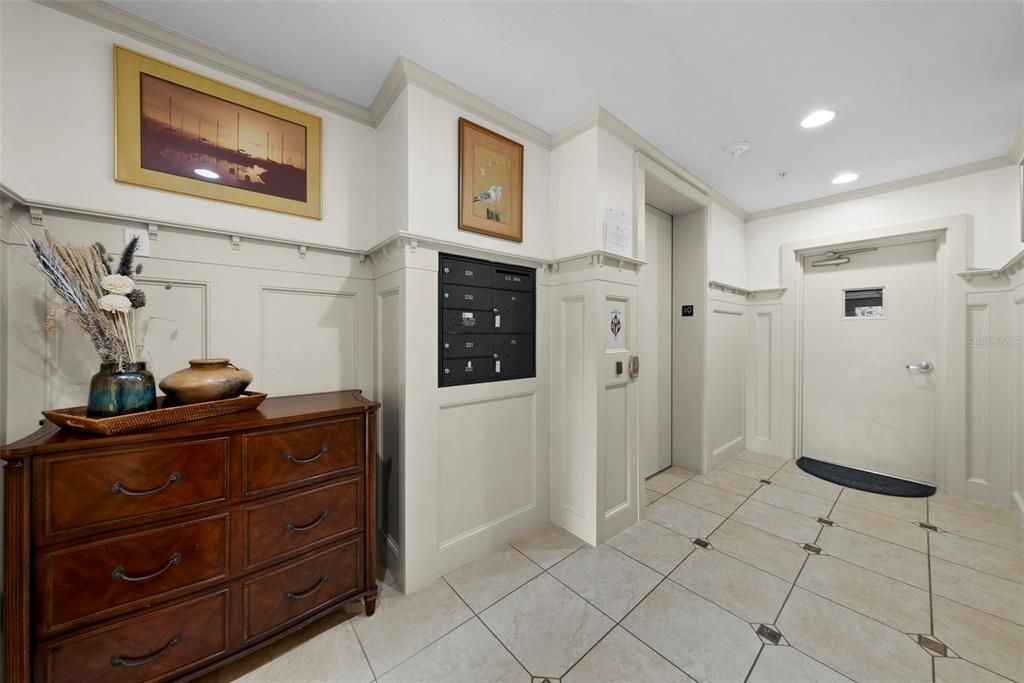 For Sale: $1,000,000 (3 beds, 2 baths, 2437 Square Feet)