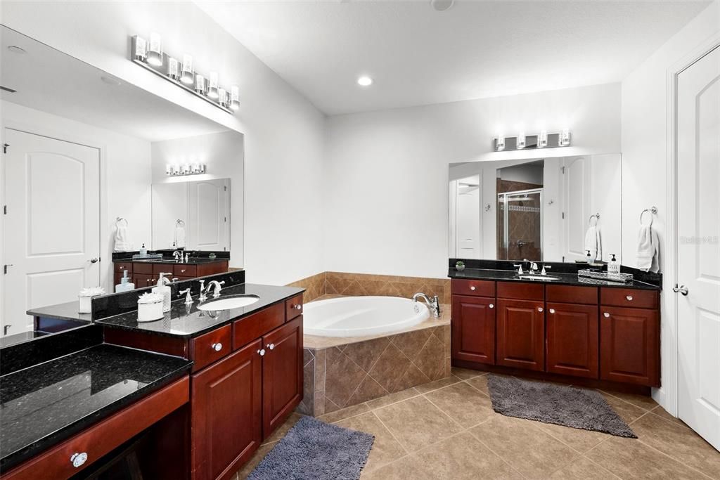 For Sale: $1,000,000 (3 beds, 2 baths, 2437 Square Feet)