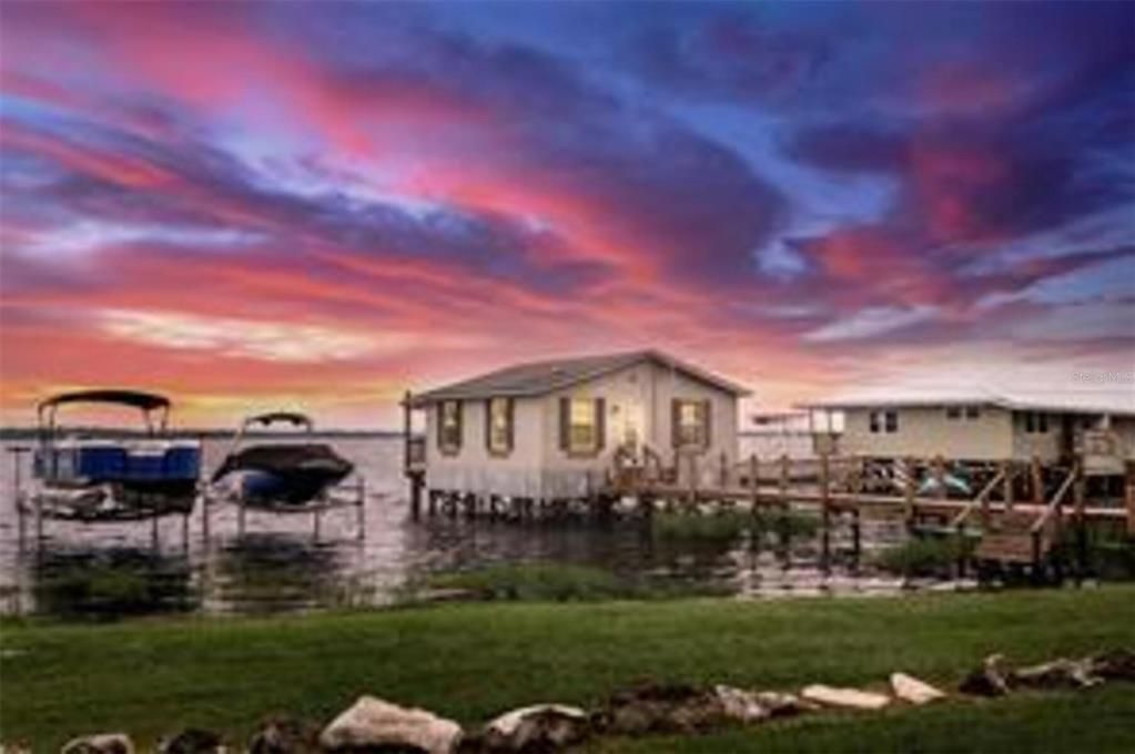 待售: $329,900 (0.30 acres)