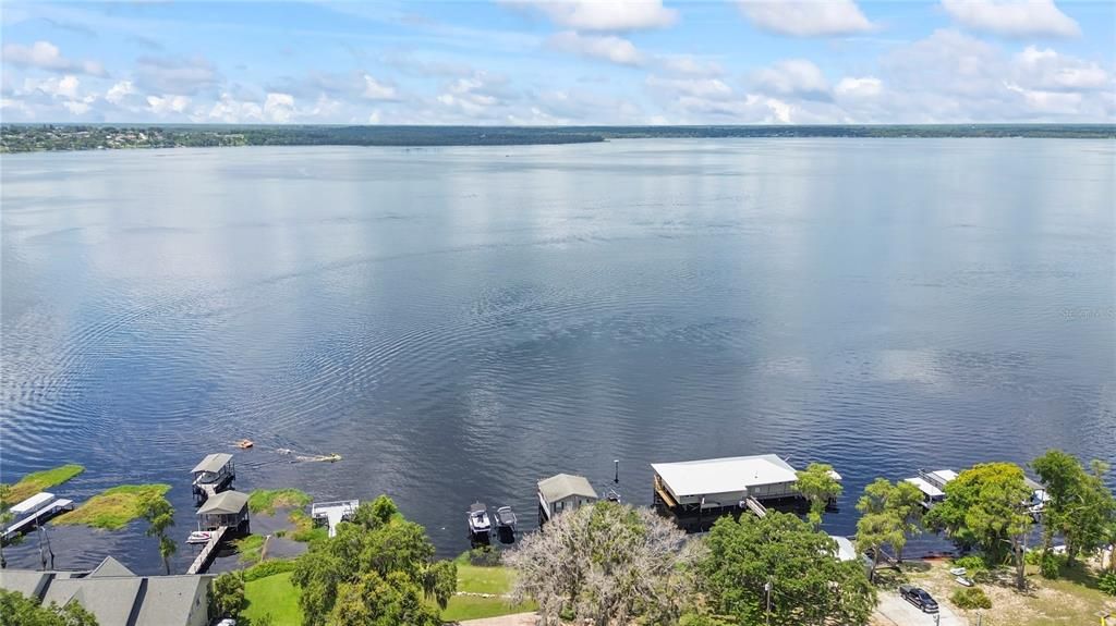 待售: $329,900 (0.30 acres)