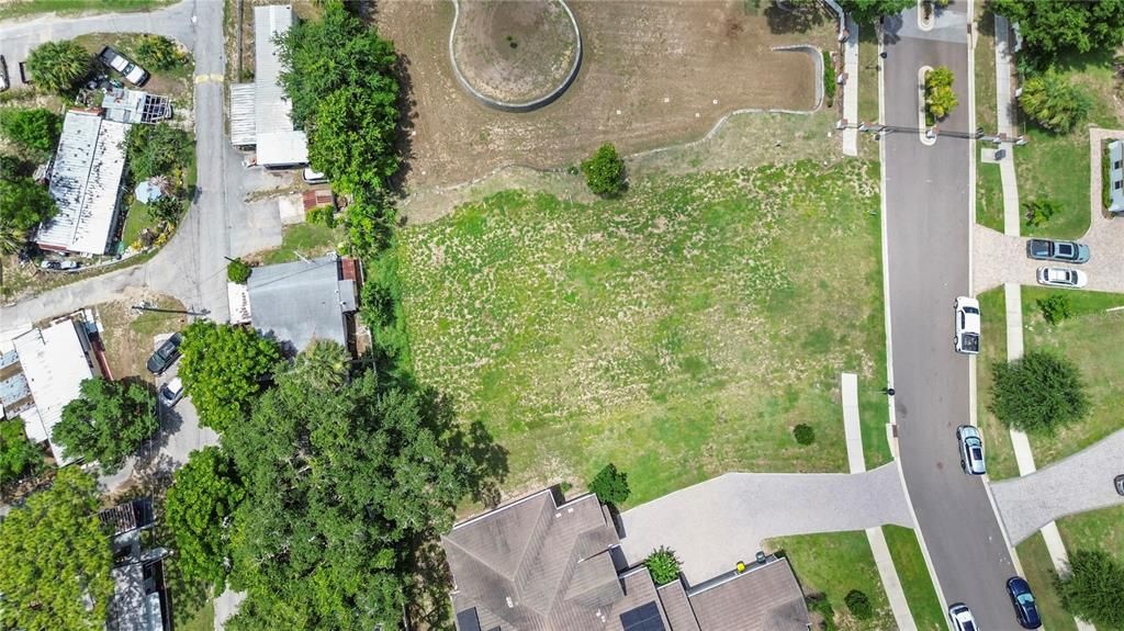 待售: $329,900 (0.30 acres)