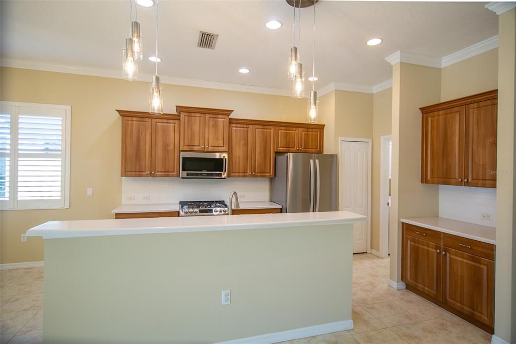 For Rent: $3,800 (3 beds, 2 baths, 1863 Square Feet)