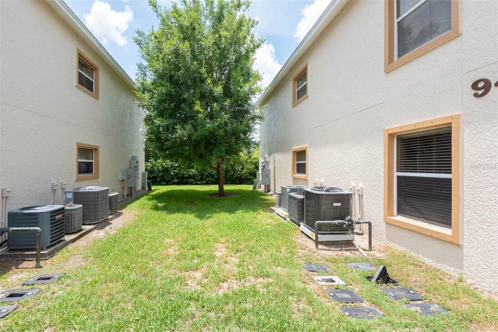 For Sale: $108,500 (2 beds, 2 baths, 1010 Square Feet)