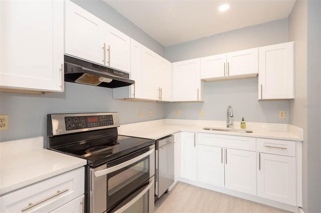 For Sale: $108,500 (2 beds, 2 baths, 1010 Square Feet)