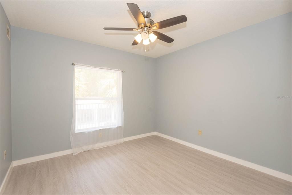 For Sale: $108,500 (2 beds, 2 baths, 1010 Square Feet)