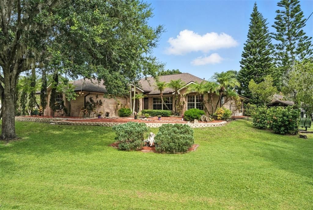 Recently Sold: $469,900 (3 beds, 2 baths, 1813 Square Feet)