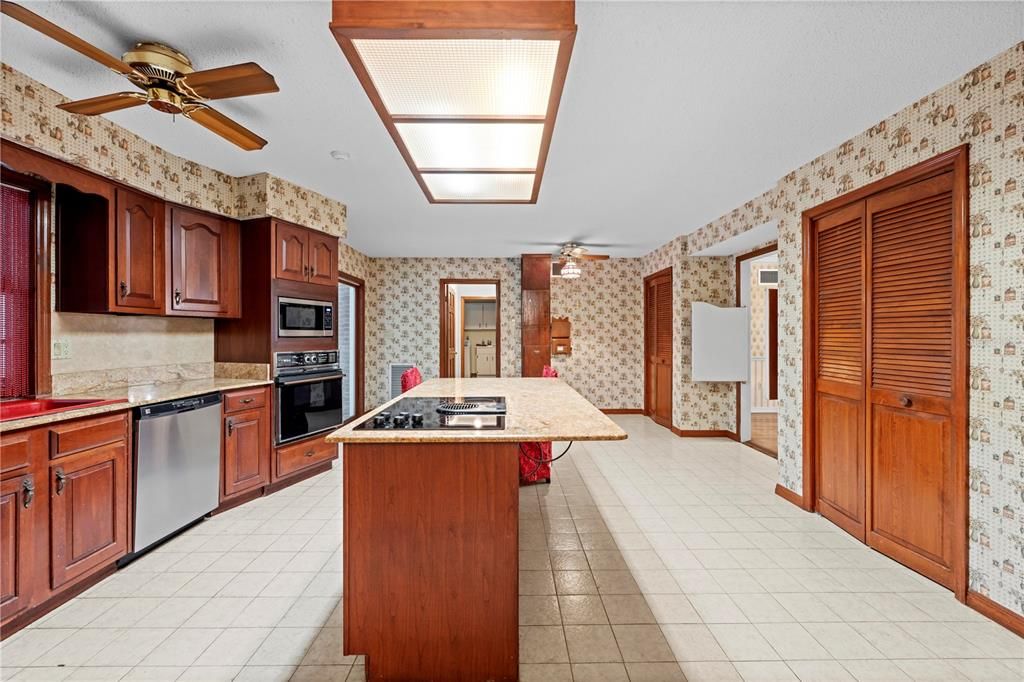 На продажу: $839,500 (5 спален, 4 ванн, 4364 Квадратных фут)