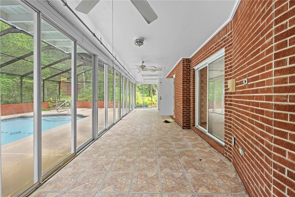 На продажу: $839,500 (5 спален, 4 ванн, 4364 Квадратных фут)