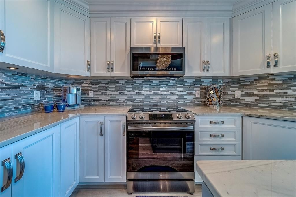 For Sale: $2,299,000 (3 beds, 3 baths, 2343 Square Feet)