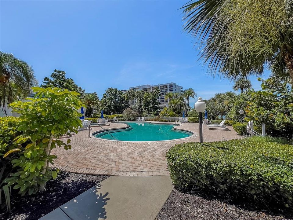 For Sale: $2,299,000 (3 beds, 3 baths, 2343 Square Feet)