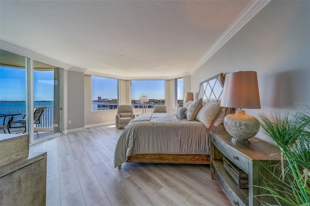 For Sale: $2,299,000 (3 beds, 3 baths, 2343 Square Feet)