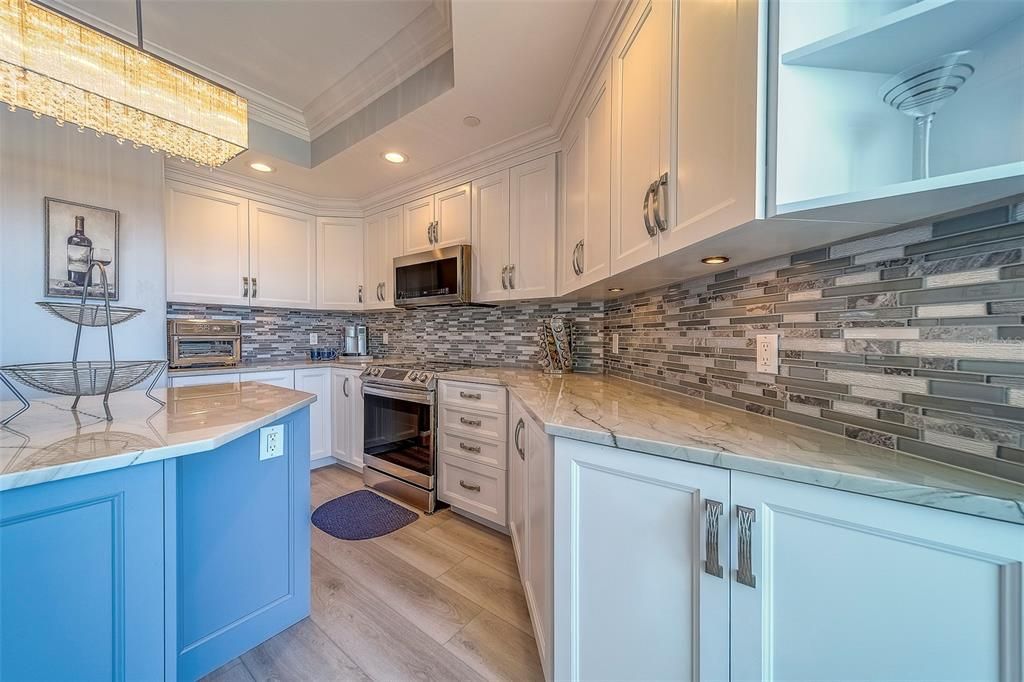 For Sale: $2,299,000 (3 beds, 3 baths, 2343 Square Feet)