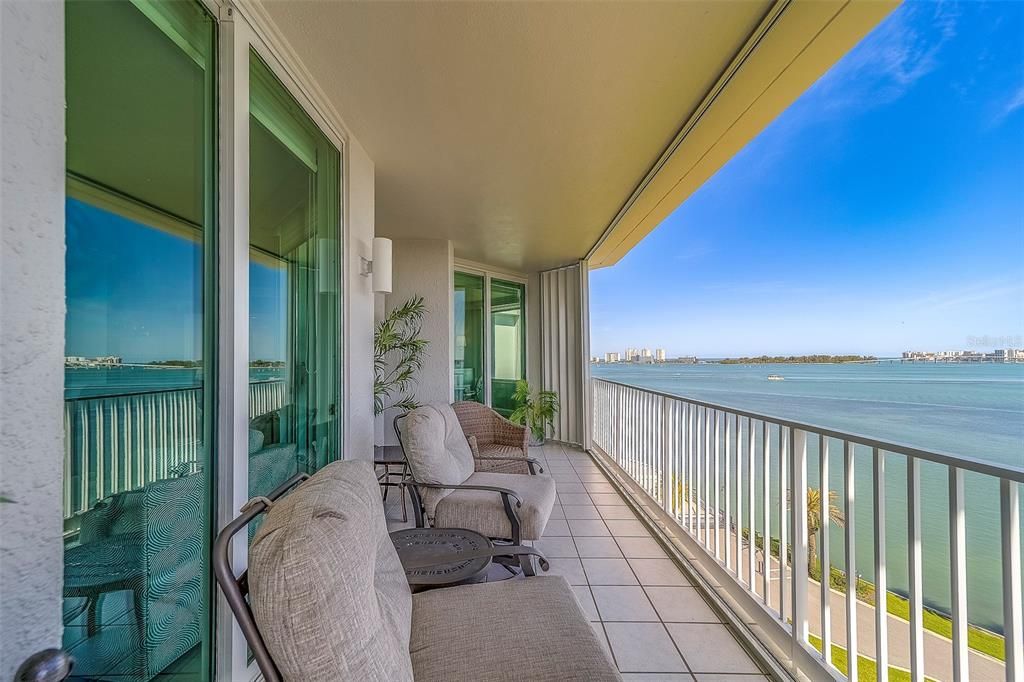 For Sale: $2,299,000 (3 beds, 3 baths, 2343 Square Feet)