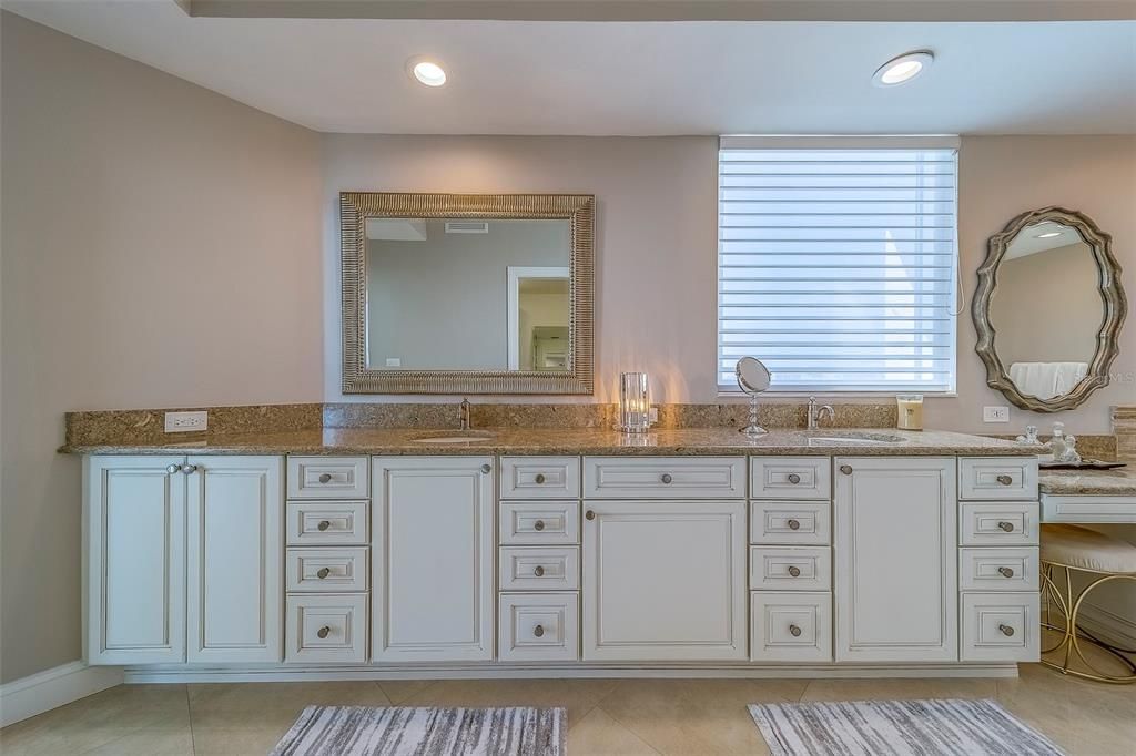 For Sale: $2,299,000 (3 beds, 3 baths, 2343 Square Feet)