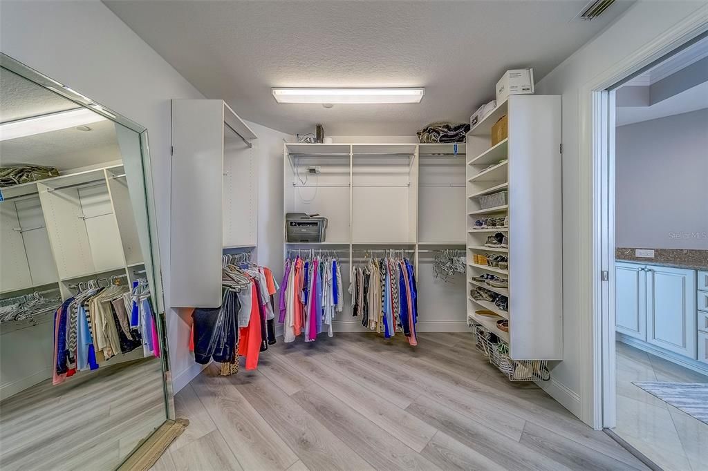 For Sale: $2,299,000 (3 beds, 3 baths, 2343 Square Feet)