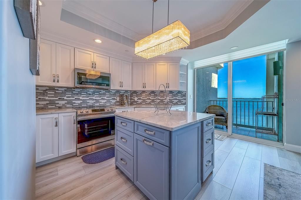 For Sale: $2,299,000 (3 beds, 3 baths, 2343 Square Feet)