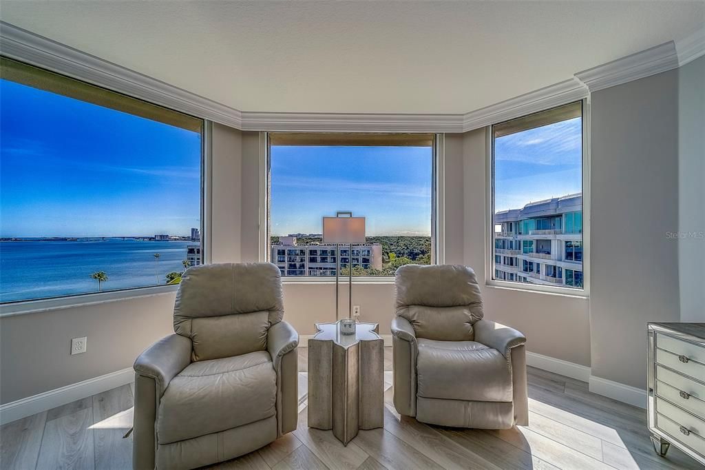 For Sale: $2,299,000 (3 beds, 3 baths, 2343 Square Feet)