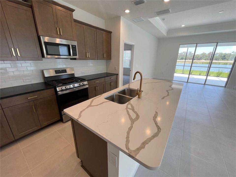 For Rent: $4,200 (4 beds, 2 baths, 3176 Square Feet)