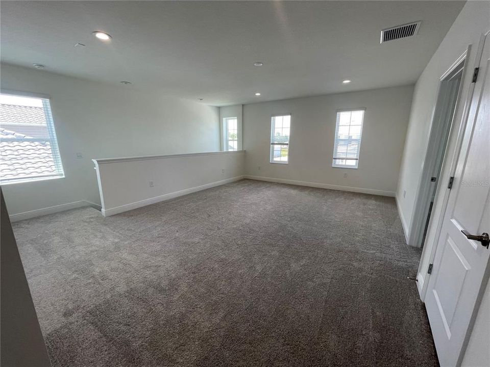 For Rent: $4,200 (4 beds, 2 baths, 3176 Square Feet)