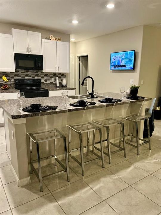 В аренду: $3,300 (6 спален, 3 ванн, 2589 Квадратных фут)