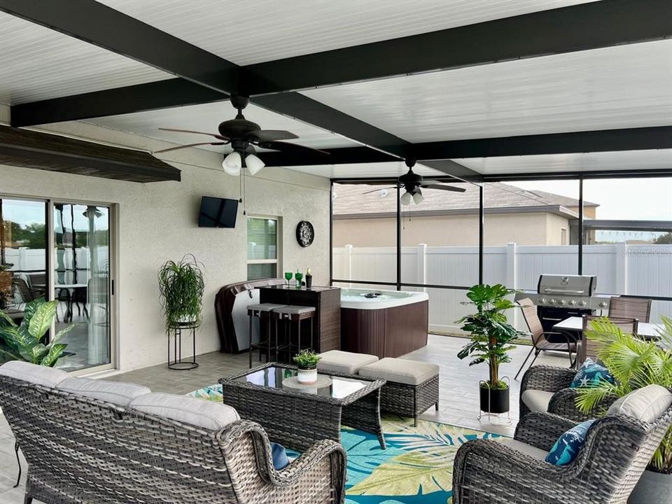 В аренду: $3,300 (6 спален, 3 ванн, 2589 Квадратных фут)