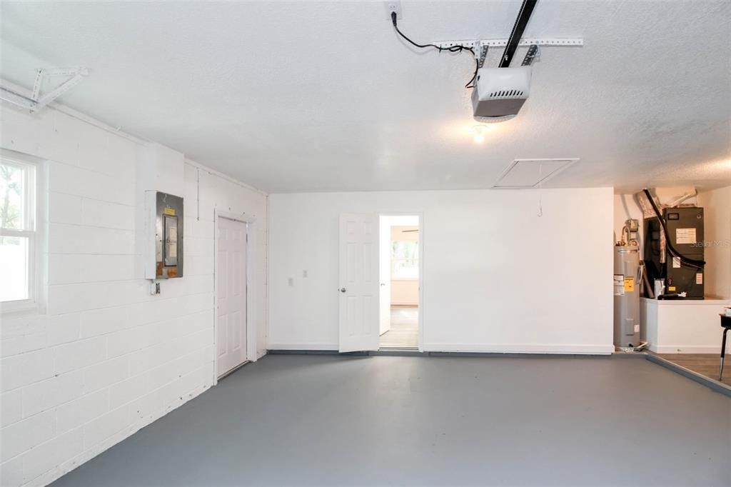 Active With Contract: $270,000 (3 beds, 2 baths, 1556 Square Feet)