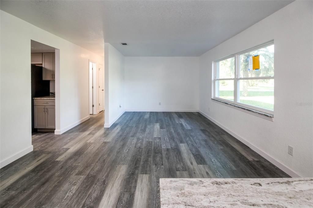 Active With Contract: $270,000 (3 beds, 2 baths, 1556 Square Feet)