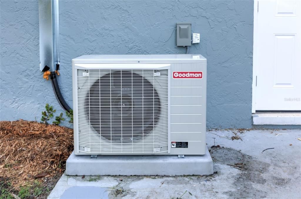 Active With Contract: $270,000 (3 beds, 2 baths, 1556 Square Feet)